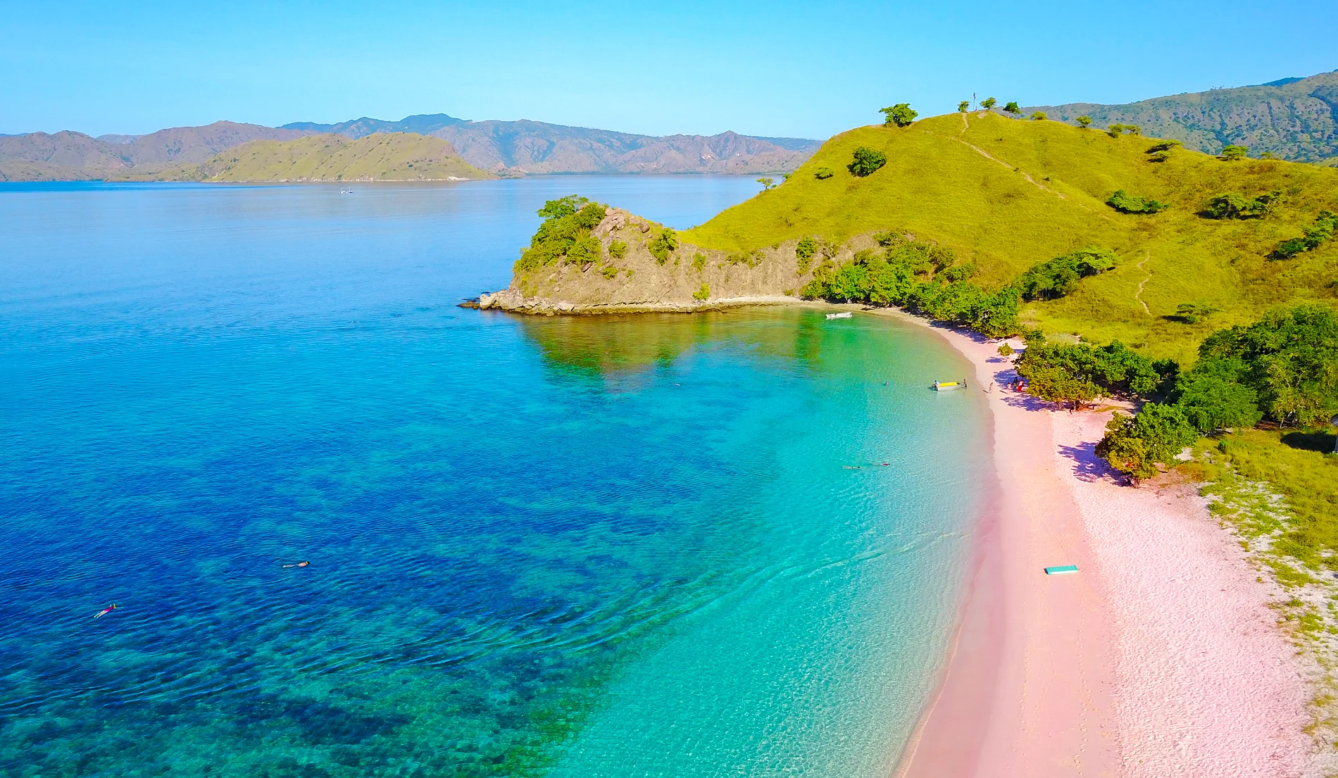 Pantai Pink Lombok: Pasir Merah Muda dan Snorkeling Terbaik